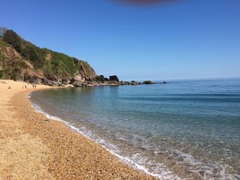 Una playa cerca