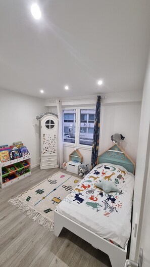 3 bedrooms, WiFi, bed sheets