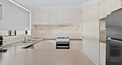 Pat's Place Sun and Lake