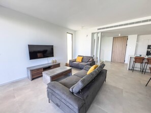 TV - Azure Horizon Villa (Protaras)