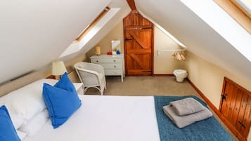 2 bedrooms, individually decorated, individually furnished, free WiFi