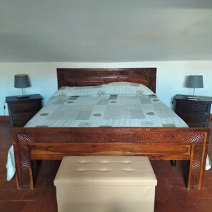 2 chambres, fer et planche à repasser, accès au Wi-Fi (inclus)