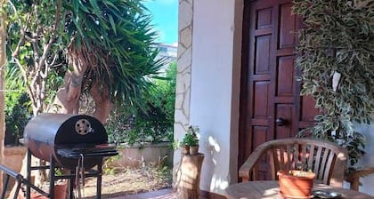 A FEW METERS FROM THE BEACH OF MONDELLO IN PALERMO HOUSE WITH LARGE GARDEN