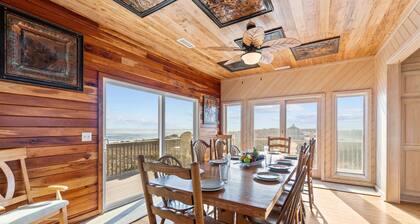 Oceanfront, Hot Tub, Beach Access, Game Room, Poker Table