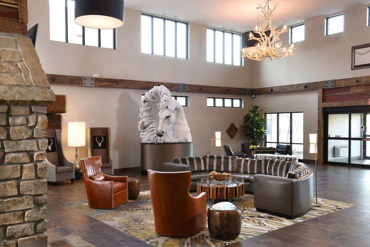 Cozy Comfort For Family: Pet-friendly Stay W/ Rustic Vibes | 3 Units - Broken Arrow, OK