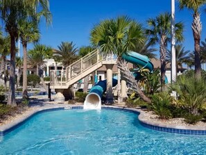 A heated pool - 5 Bedroom 4,5 Bathroom Champions Gate 1423RF (Davenport)