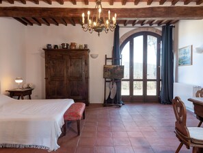 5 Schlafzimmer, Reisekinderbett, kostenloses WLAN