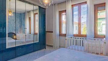 4 Schlafzimmer, Reisekinderbett, kostenloses WLAN