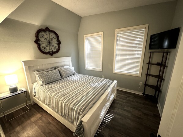 2 chambres, fer et planche à repasser, lit parapluie, Wi-Fi gratuit