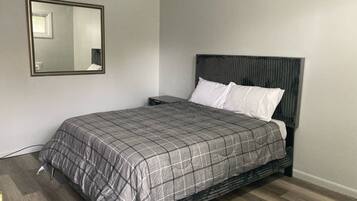 Business Single Room | Free WiFi