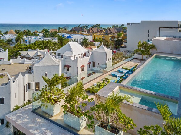 Pool - Apartamento en Renta Playa del Carmen Frente al Mar, Jacuzzi, gym (Playa del Carmen)