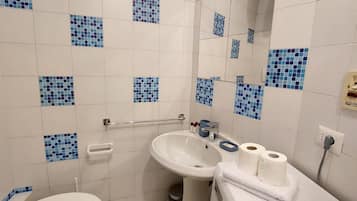 Doccia, asciugacapelli, bidet