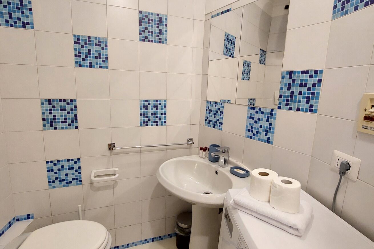 Douche, sèche-cheveux, bidet