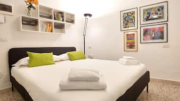 Strykjärn/strykbräda, wi-fi och sängkläder