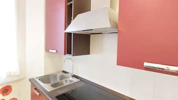 Kühlschrank, Mikrowelle, Herdplatte, Toaster