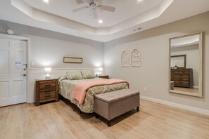 2 bedrooms, desk, iron/ironing board, travel crib