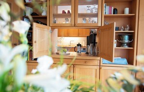 Unclassified image, 4 of 40, button - Cozy heath idyll in the countryside (Schneverdingen)