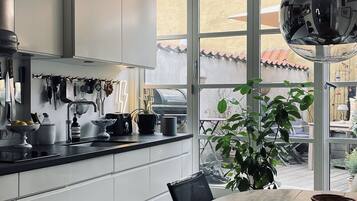 Réfrigérateur, four, plaque de cuisson, lave-vaisselle