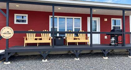 Cozy 2 bedroom bungalow overlooking scenic Twillingate harbour