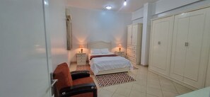 Egyptian cotton sheets, premium bedding, pillowtop beds - Abo Hisham Nile Flat (Luxor)
