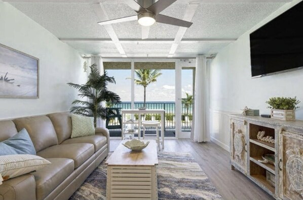Smart TV, books, stereo - Spectacular Beachfront Retreat! At Island Beach Resort. (Jensen Beach)
