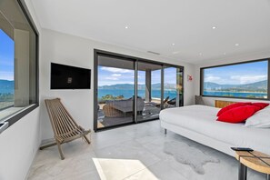 7 bedrooms, free WiFi, bed sheets