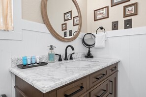 Shower, hair dryer, towels, soap - Red Oak Cabin | Newly Renovated | Great Views (Fredericksburg)