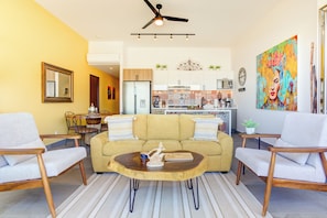 Smart TV, offices - Oasis Riverfront PH Ocean Views, Rooftop Pool (Puerto Vallarta)