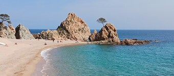 Apartment 'Apartamento Coral' with Private Terrace, Wi-Fi and Air Conditioning