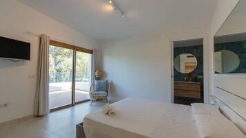 4 habitaciones, tabla de planchar con plancha y wifi gratis