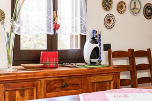 Interior - Holiday Home 'Olmi' with Private Terrace, Wi-Fi and Air Conditioning (Quartu Sant'Elena)