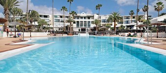 Vacation Apartment 'Bungalow La Roca' with Shared Pool, Wi-Fi and Air Conditioning