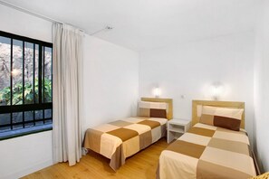 1 bedroom, iron/ironing board, free WiFi, bed sheets - Holiday Apartment 'Sally’s Nest' (Puerto Rico)