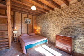 6 Schlafzimmer, Bügeleisen/Bügelbrett, kostenloses WLAN, Bettwäsche