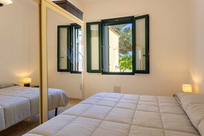 1 chambre, fer et planche à repasser, Wi-Fi gratuit, draps fournis