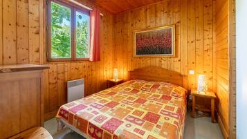 2 chambres, fer et planche Ă repasser