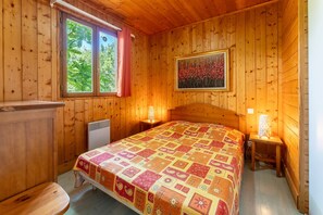 2 chambres, fer et planche à repasser