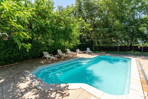 Chalet 'Gite Sariette' with Shared Pool, Private Terrace and Wi-Fi