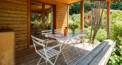 Chalet 'Gite Sariette' with Shared Pool, Private Terrace and Wi-Fi