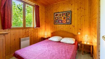 2 Schlafzimmer, Bügeleisen/Bügelbrett, kostenloses WLAN