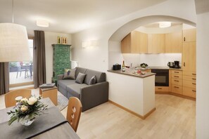 TV, table tennis - Apartment 'Stöckerhof  Traube' with Mountain View, Shared Pool and Wi-Fi (Merano)