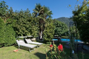 A heated pool - Apartment 'Stöckerhof  Traube' with Mountain View, Shared Pool and Wi-Fi (Merano)