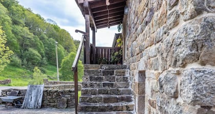 Holiday Home 'La Plazuca Cerrucao' with Mountain View and Shared Garden