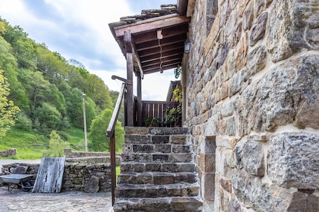 Property grounds. Holiday Home 'La Plazuca Cerrucao' with Mountain View and Shared Garden