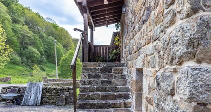 Holiday Home 'La Plazuca Cerrucao' with Mountain View and Shared Garden