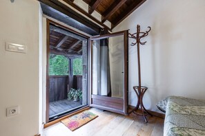 Interior - Holiday Home 'La Plazuca Cerrucao' with Mountain View and Shared Garden (Selaya)