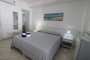 3 bedrooms, free WiFi, bed sheets - Holiday Home 'Villetta Amelie A Otranto' with Private Terrace, Wi-Fi and Air Conditioning (Otranto)