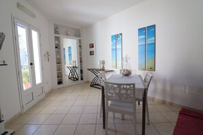 Dining - Holiday Home 'Villetta Amelie A Otranto' with Private Terrace, Wi-Fi and Air Conditioning (Otranto)