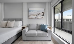 Superior Studio | Hypo-allergenic bedding, pillow-top beds, in-room safe, desk - Belmoral Corporate Suites (South Townsville)