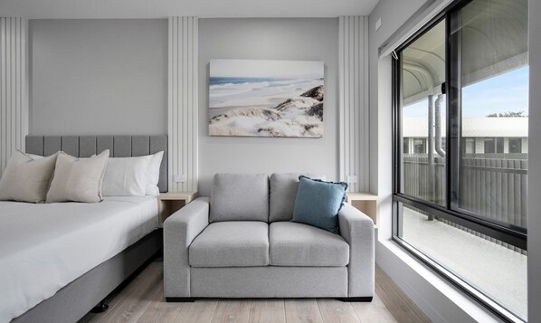 Superior Studio | 防过敏的被褥、加厚床垫、客房内保险箱、办公桌